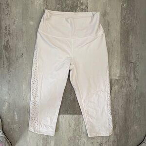 Lululemon White leggings with Mesh Detail Size M